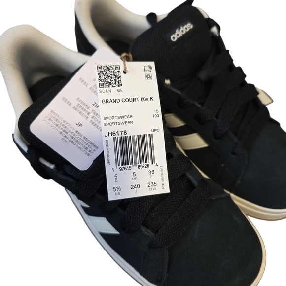 Adidas Grand Court Black and White Shoes - Picture 7 of 8